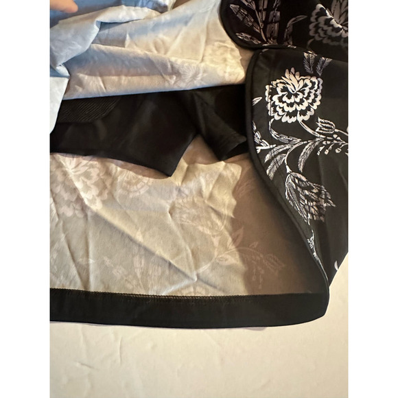 Lands End Size 4 Women's Floral Black Sport‎ Skirt Elastic Waist Lightweight - Picture 6 of 6